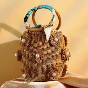 NWOT Amazon Flower Pearls Rattan Drawstring Straw Bucket Bag